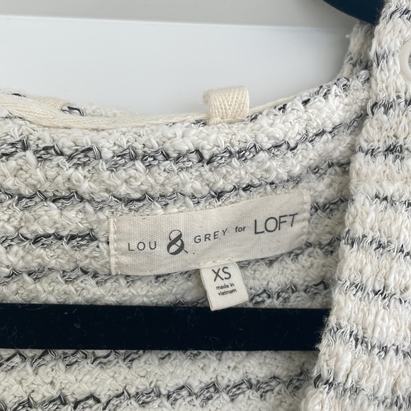 Lou & Grey hooded sweatshirt​​​​​​​​ - Picture 2 of 3
